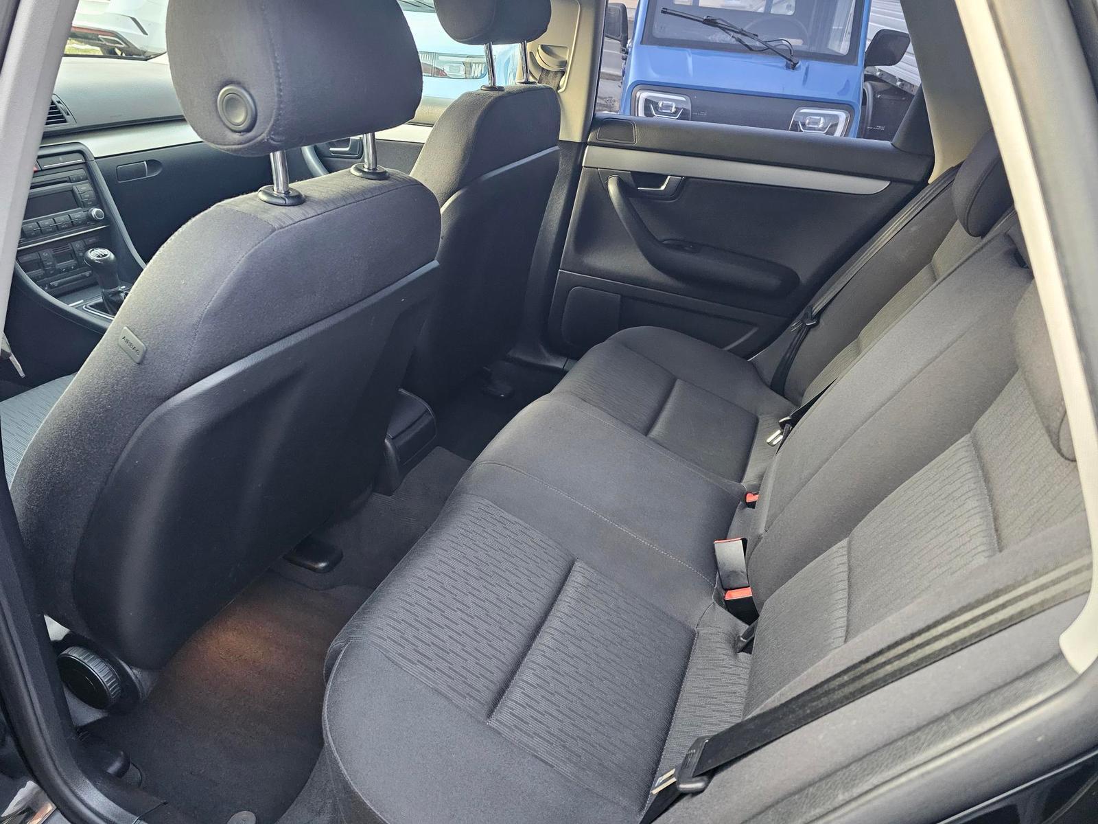 Audi A4 2008 — photo 12