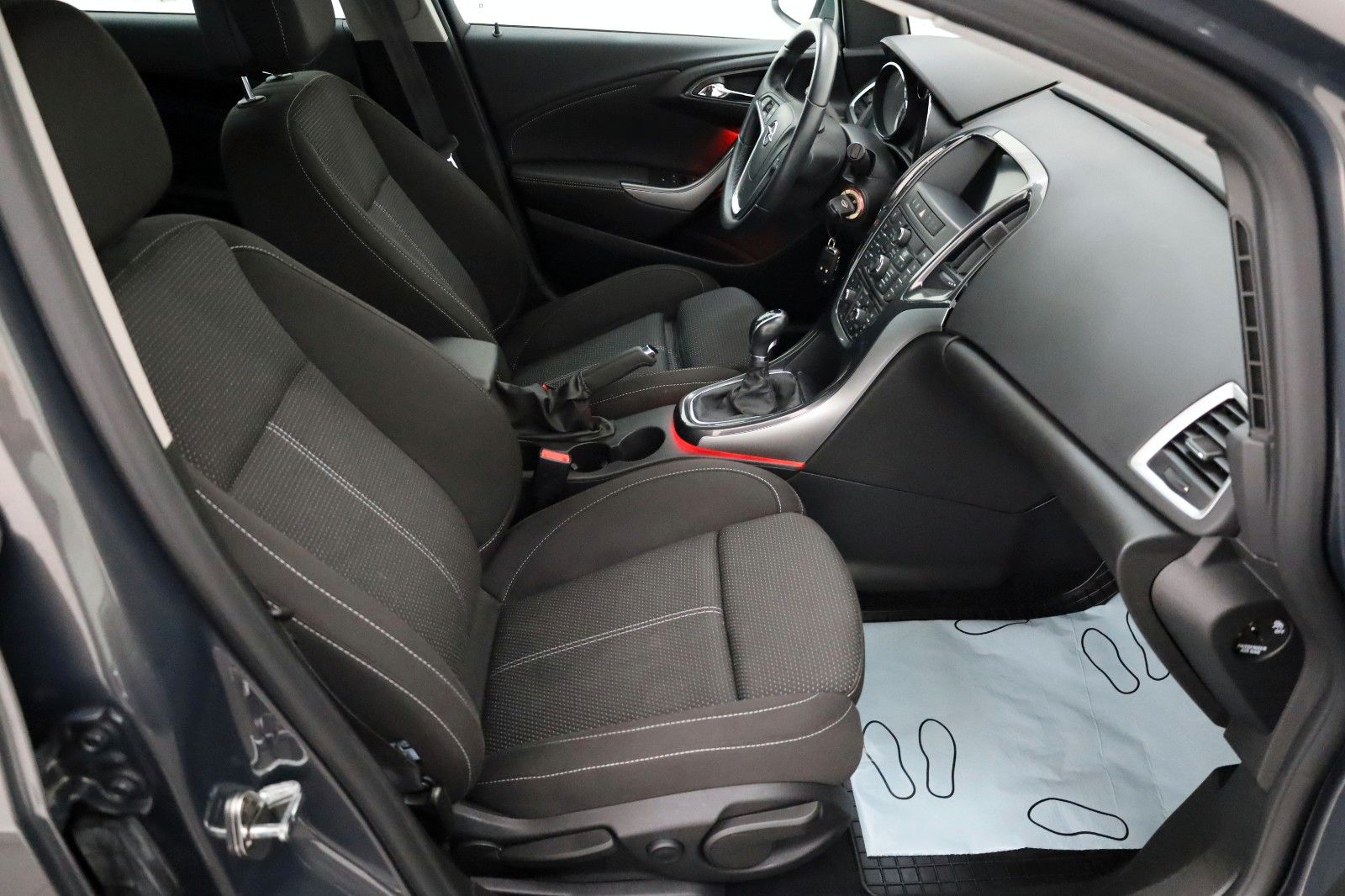 Fahrzeugabbildung Opel Astra J Sports Tourer Exklusiv Navi,SH,PDC,AHK