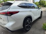 Toyota Highlander 2.5-l Hybrid Luxury  - Toyota Highlander mit Benzin-Antrieb
