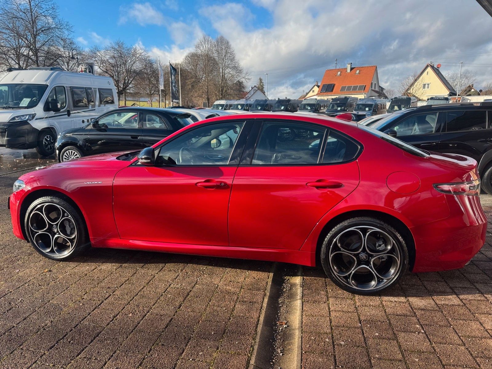 Fahrzeugabbildung Alfa Romeo Giulia Veloce 2.0 280PS Q4 Navi Kamera Memory