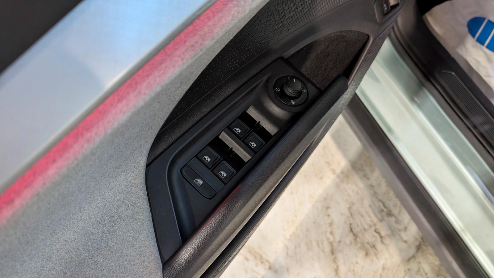 Skoda Enyaq 80 Lounge ACC*HUD*KAM*PANO*MEMO*W-PUMPE