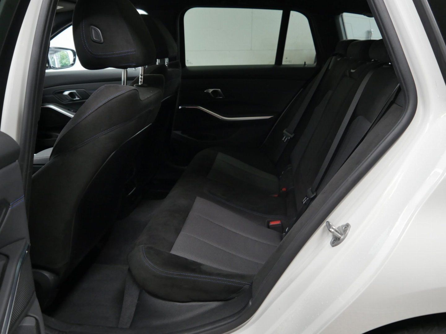 Fahrzeugabbildung BMW 330d xDrive Touring M Sportpaket