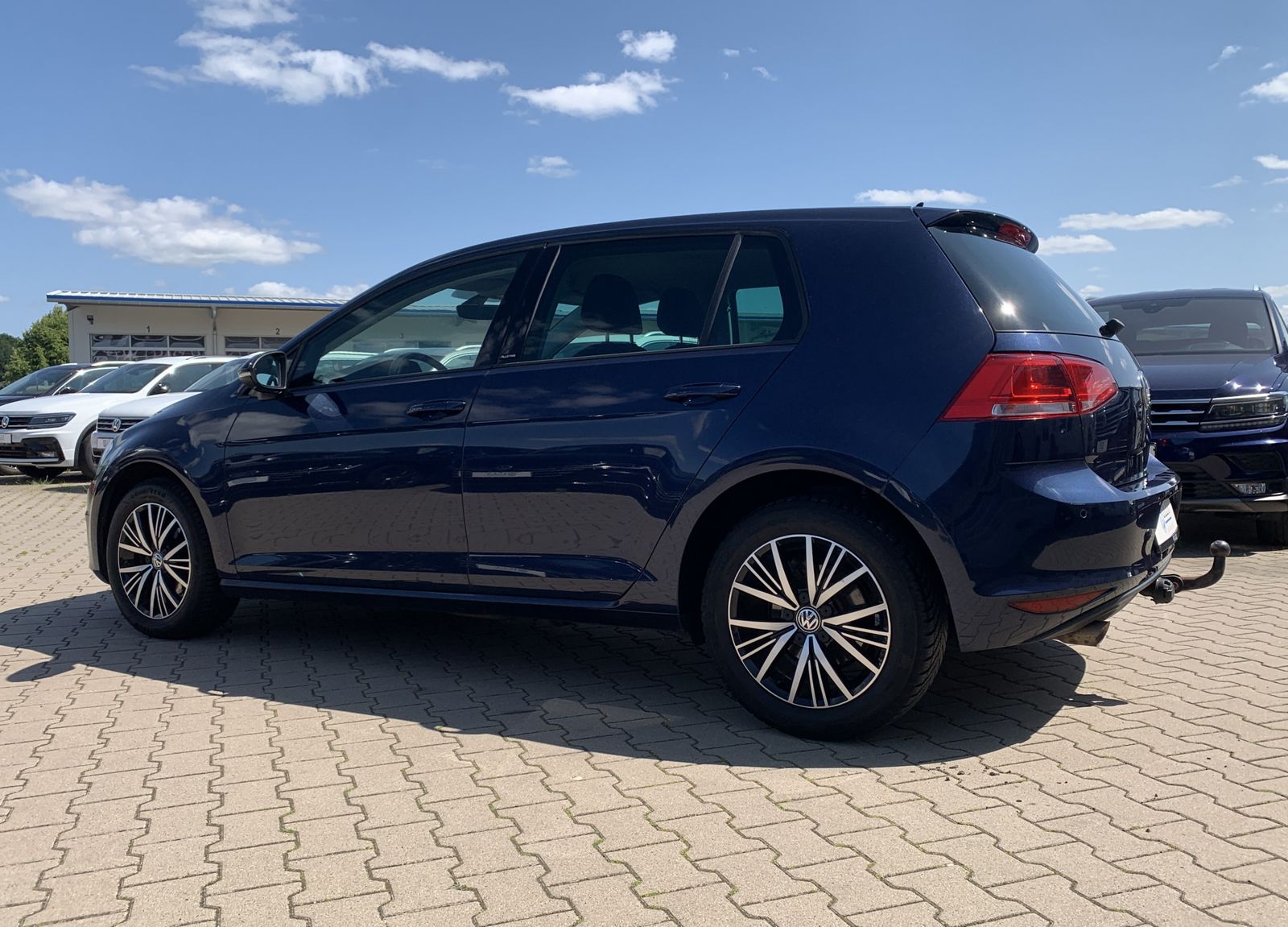 Fahrzeugabbildung Volkswagen Golf 1.2 TSI*Allstar*AHK*Tempomat*Navi*SHZ*PDC*