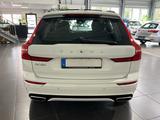 Volvo XC60 2.0 Hybrid Automatik *Navi*Kamera*Panorama* - Volvo XC60: Allradantrieb