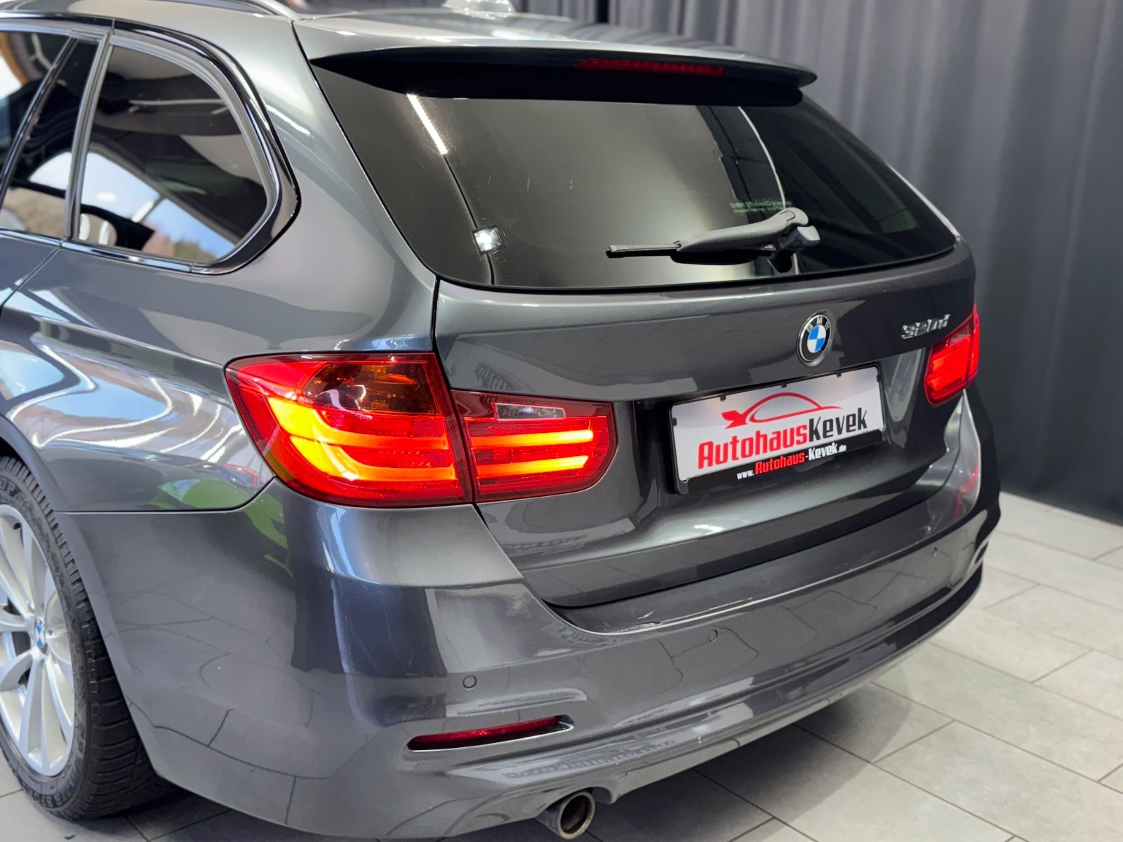Fahrzeugabbildung BMW 320 d Touring|PANORAMA|AUTOMATIK|SPORT-LINE|