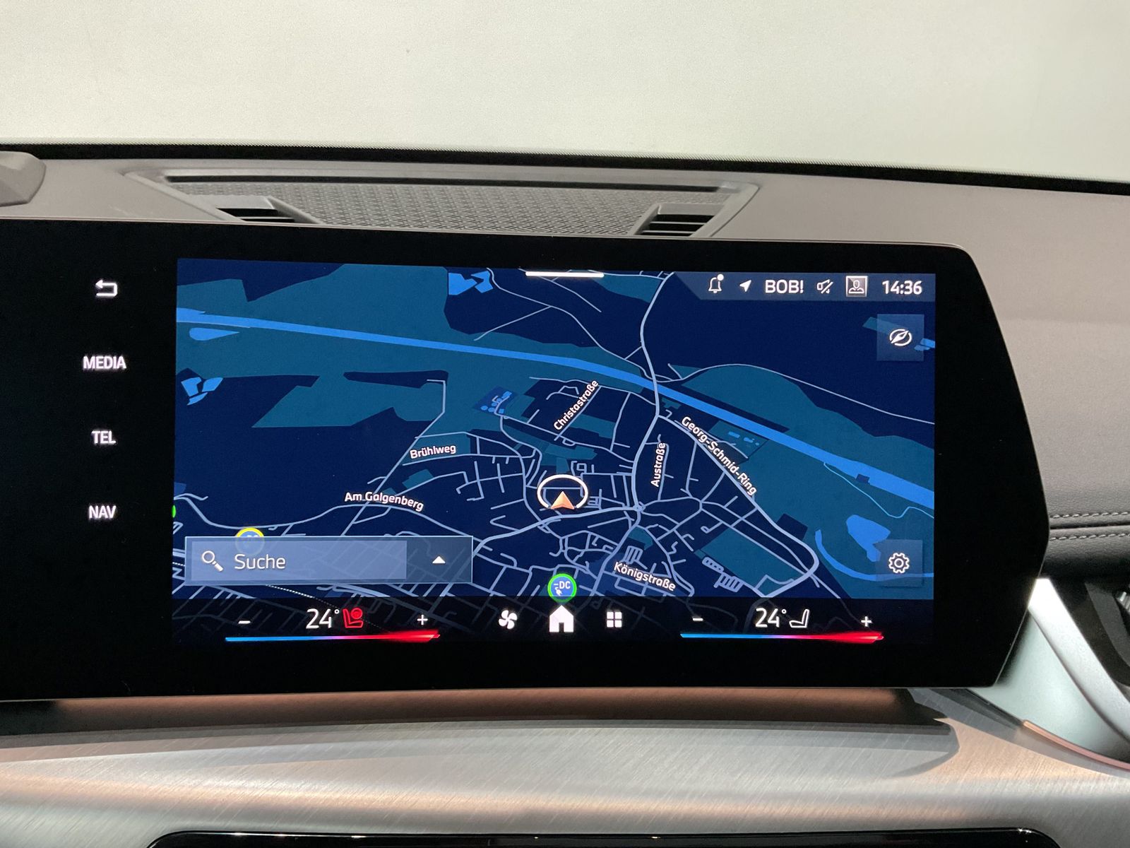 Fahrzeugabbildung BMW iX1 eDrive20 Komfortzugang, Head-Up-Display, AHK
