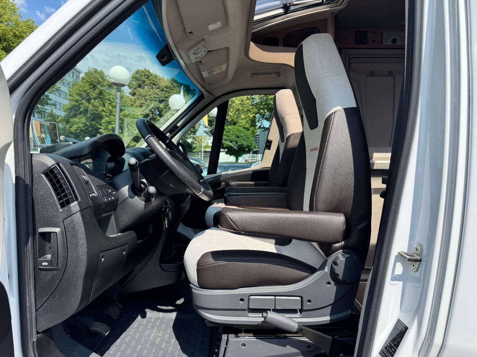 Fahrzeugabbildung Weinsberg CaraCompact 600 MEG EDITION PEPPER NAVI KAMERA