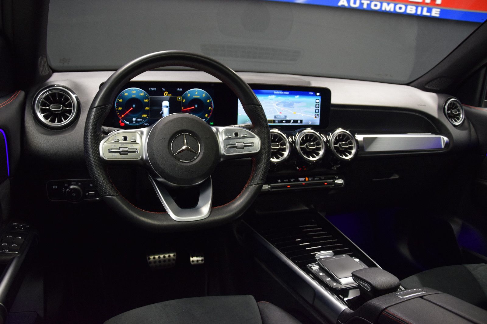 Fahrzeugabbildung Mercedes-Benz GLB 200 AMG Line 7Sitze Pano Ambi Widescreen AHK