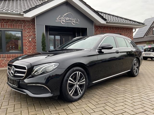 Mercedes-Benz E 220 d T Autom.AHK,Schiebedach,Kamera,LED