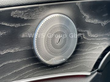 Mercedes E 220 - 12