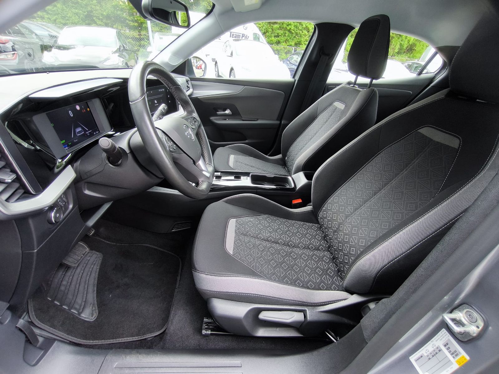 Fahrzeugabbildung Opel Mokka-e e Edition LED+NAVI+SHZ+KAM+TEMP+CARPL+WP