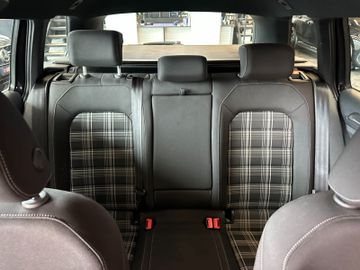 MYAUTOCENTER – Gebraucht- und Jahreswagen mit Werkstattservice in Pfaffenhofen Volkswagen Golf *ACC*PDC*NAVI*2-Zonen*LED*SPORT*