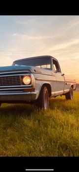 Ford F250 Pickup Truck Oldtimer aus Kalifo... - Ford F 250 mit Benzin-Antrieb