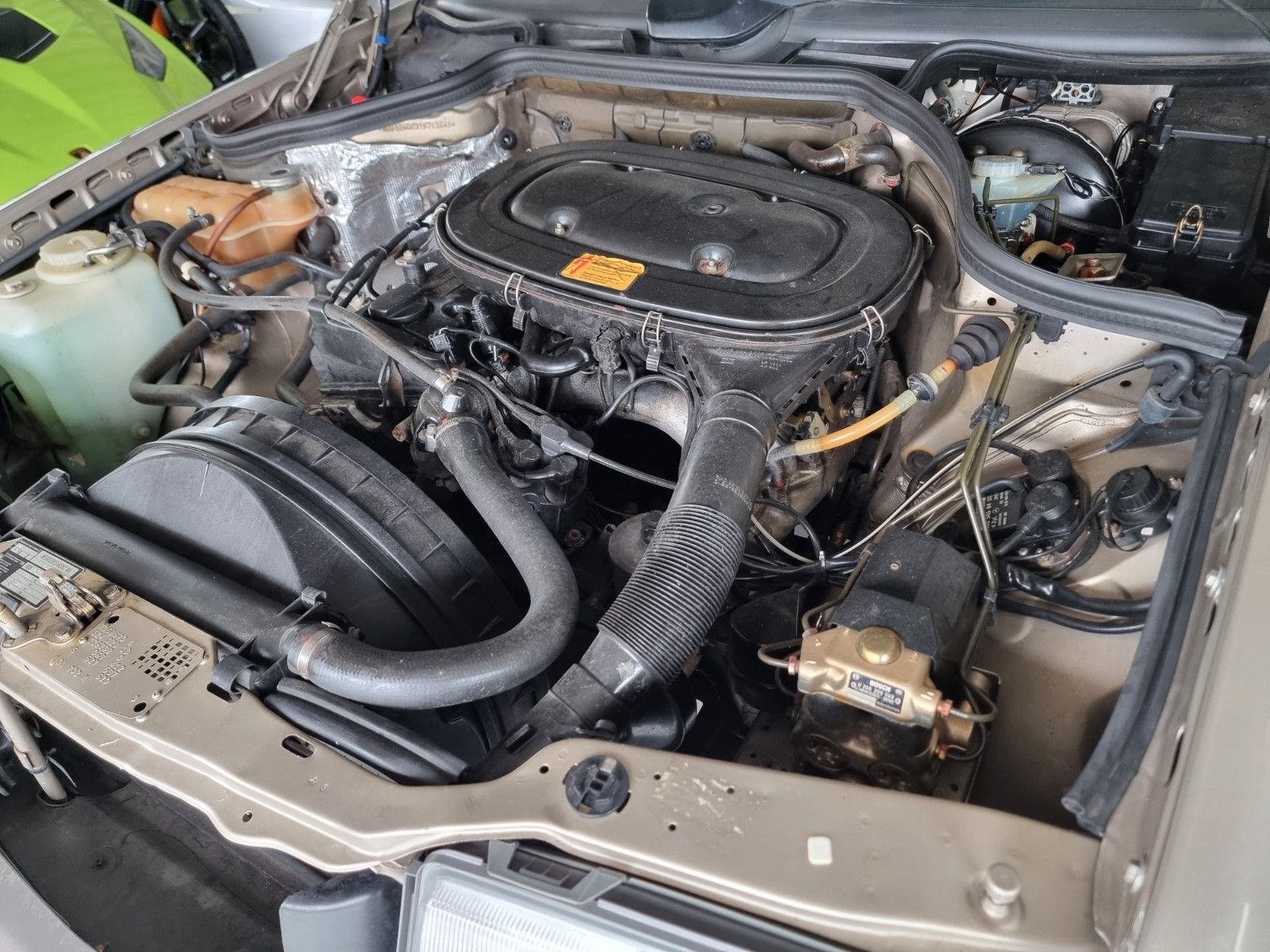 Fahrzeugabbildung Mercedes-Benz 230 E/Schiebedach/AHK/H-Zul./Sehr schöner Zust.