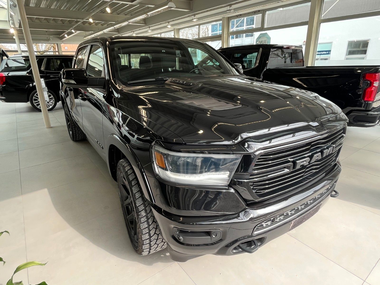 Fahrzeugabbildung Chevrolet Silverado ZR2 V8 6.2*Head-Up*360°*AHK*Bügel