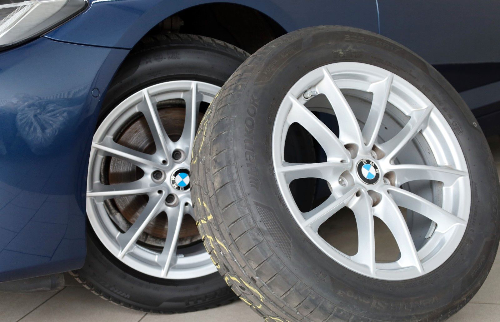 Fahrzeugabbildung BMW 520dA Touring Leder,Navi,LED,SH,PDC,el. AHK,Park