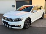 Volkswagen Passat Variant Comfortline BlueMotion - Volkswagen Passat Variant mit Diesel-Antrieb: Weiß, Kombi