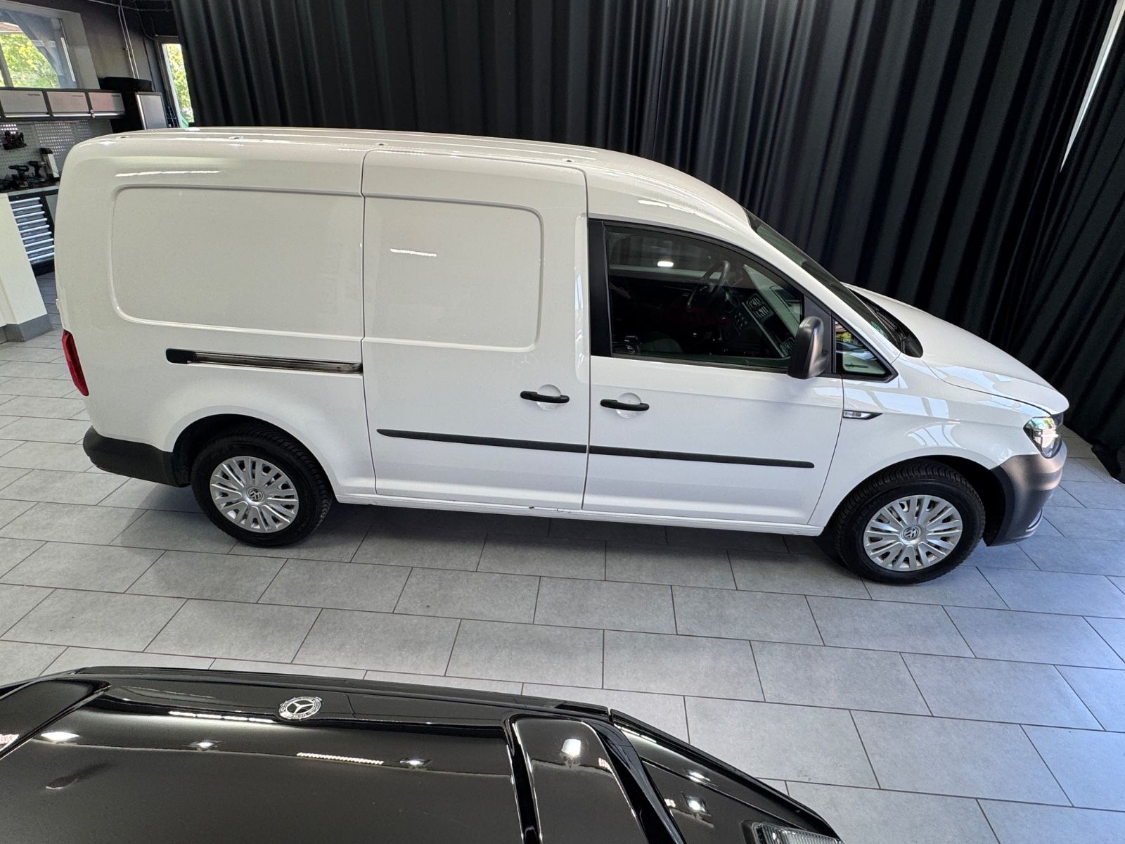 Fahrzeugabbildung Volkswagen Caddy Maxi Kasten 2.0TDI BMT|NAVI|TÜV 06/2026