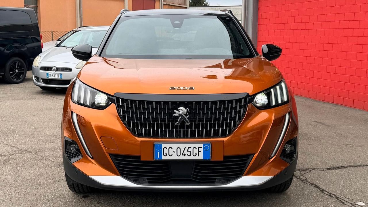 Peugeot 2008 PureTech 130 S&S EAT8 Allure imagem 2