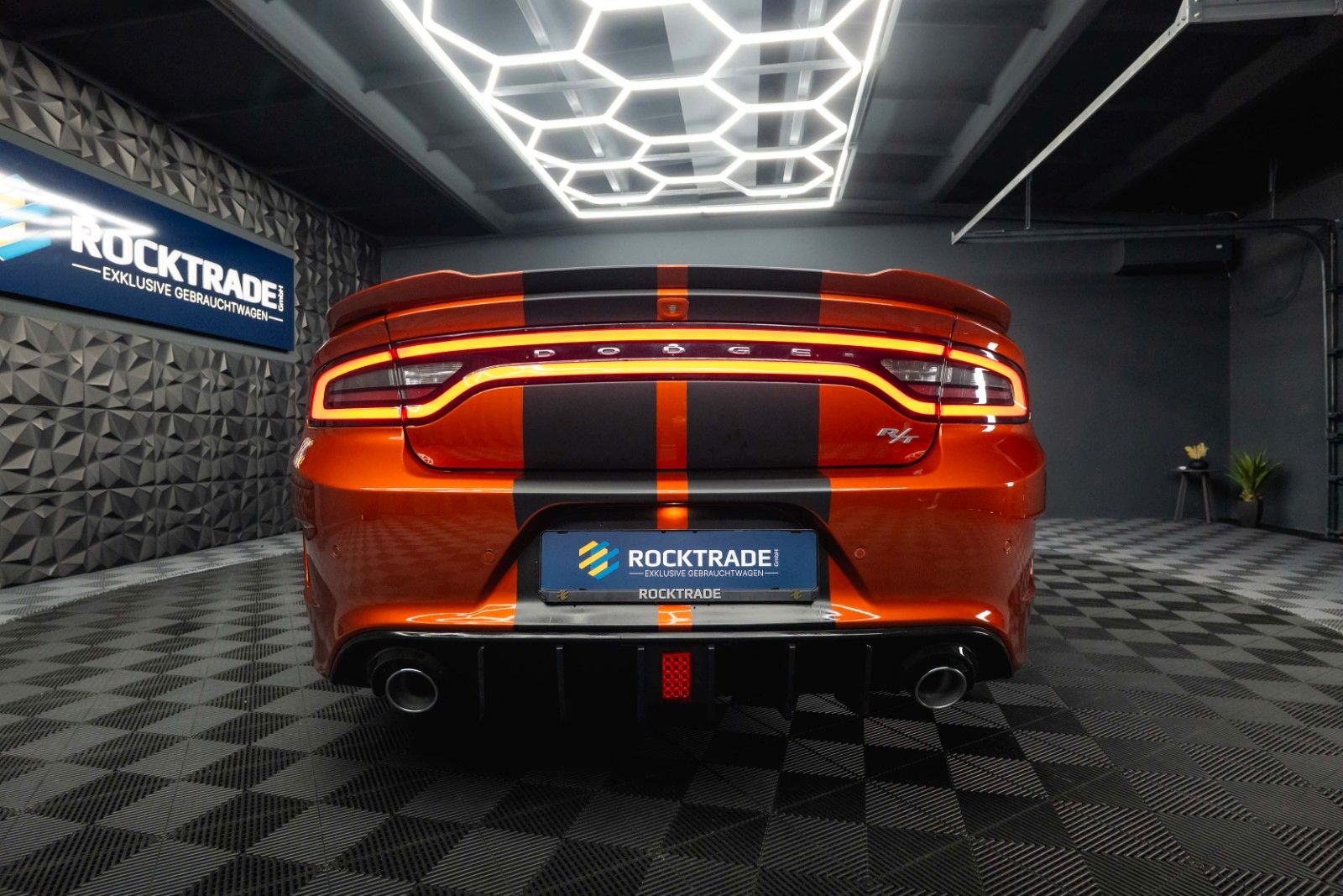Fahrzeugabbildung Dodge Charger 5.7 V8 HEMI R/T Night-Paket Performance