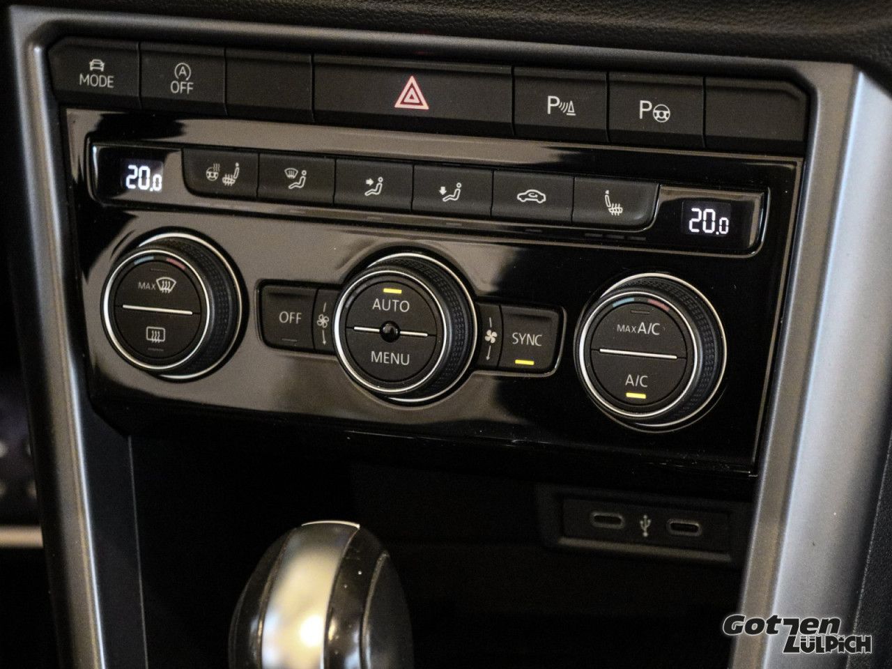 Fahrzeugabbildung Volkswagen T-Roc Cabriolet 1,5TSI R-Line Leder Winter-Paket