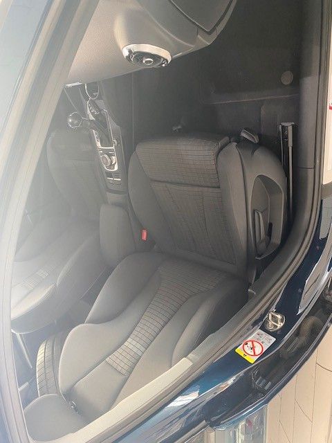 Fahrzeugabbildung Audi A3 Sportback 35 TFSI S-LINE LED/SPORT/SHZ/PDC