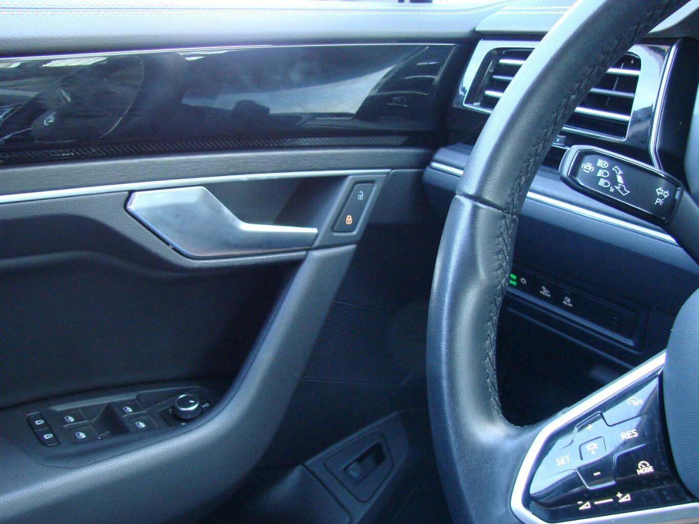 Volkswagen Touareg 3.0TDi Black Style 4M ACC LED AHK Luftfe
