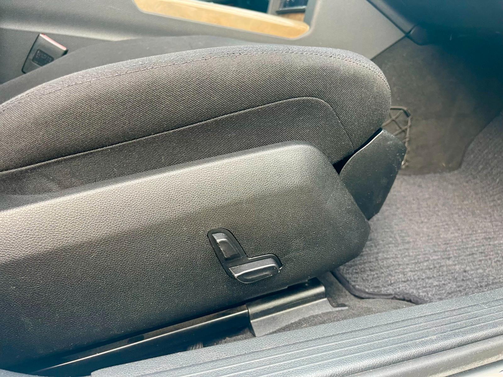 Mercedes-Benz E350 2010 — photo 26