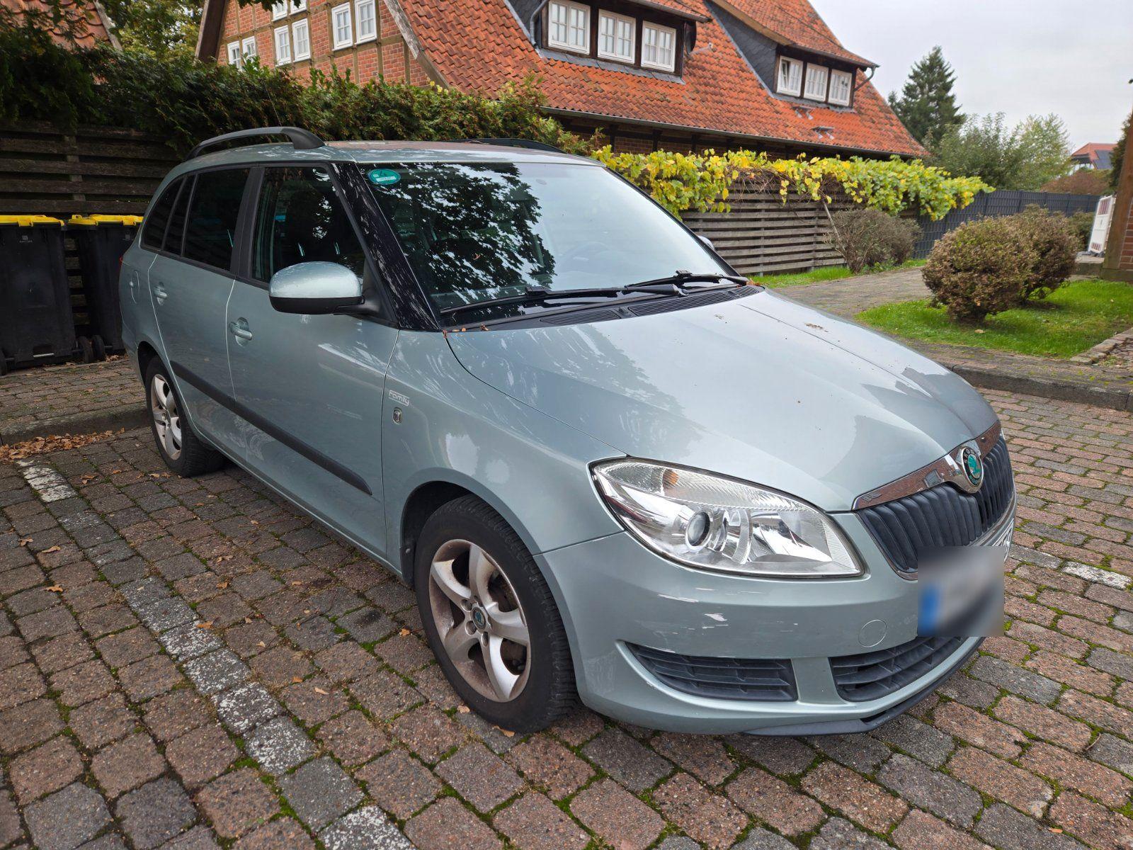 Skoda Fabia 2011 — engine 84 HP (62kW)