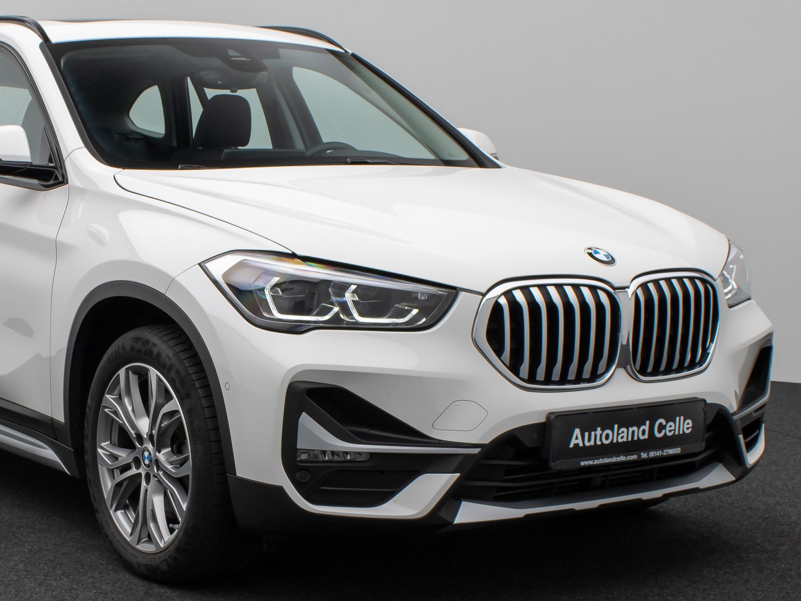 Fahrzeugabbildung BMW X1 xD25e xLine Panorama Kamera HUD DAB H/K AHK