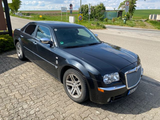 Chrysler 300C 3.5 V6 Autom. - Text lesen -