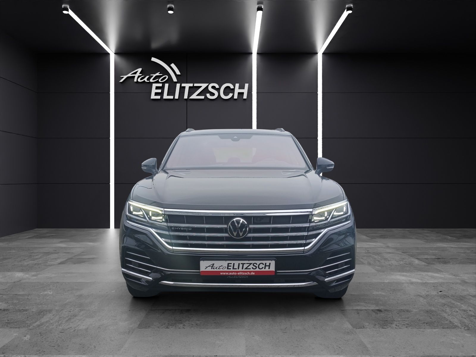 Fahrzeugabbildung Volkswagen Touareg eHybrid Elegance 4M Matrix AHK HUD Pano
