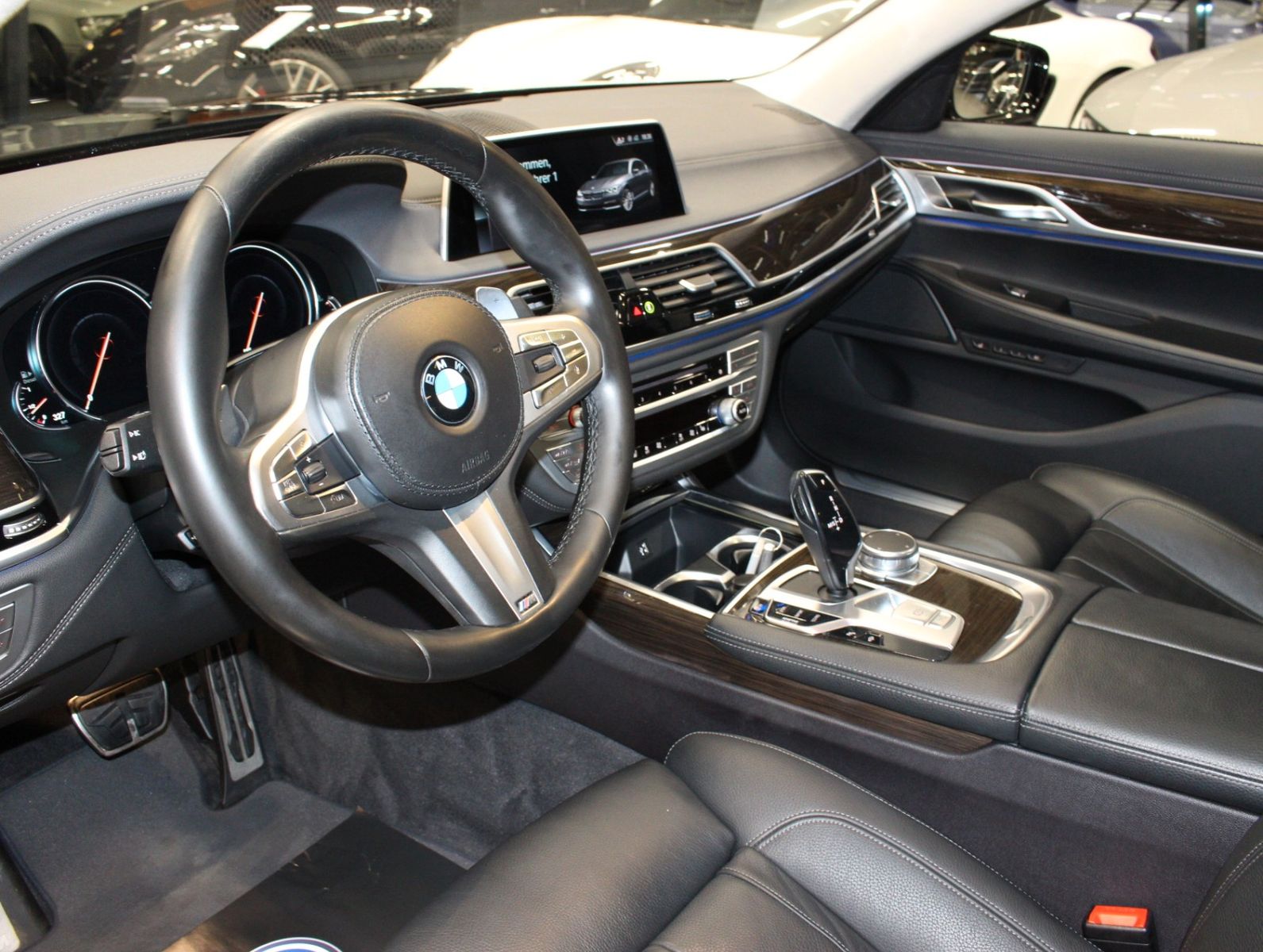 Fahrzeugabbildung BMW 730d*M-Sport Paket*Hud*Standh.GSD.Massagesitze