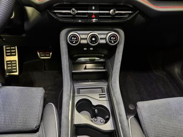 Fahrzeugverkauf 25 Skoda Kodiaq 1.5 TSI Sportline AHK*Matrix*Panodach