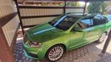 Skoda Octavia 2.0 TSI RS Combi RS - Skoda Octavia: Grün, RS