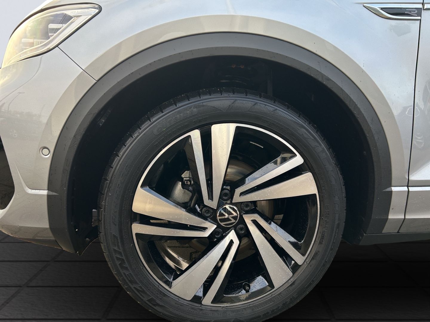 T-Roc R-Line 1.5 l TSI OPF 110 kW DSG AHZV Matri