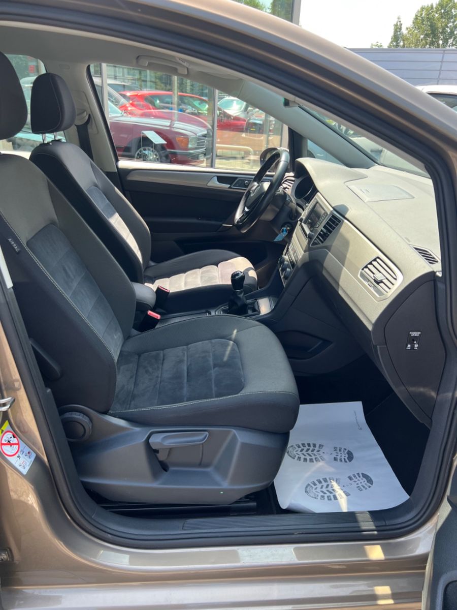 Fahrzeugabbildung Volkswagen Golf Sportsvan VII Comfortline *MASSAGE-SITZE *
