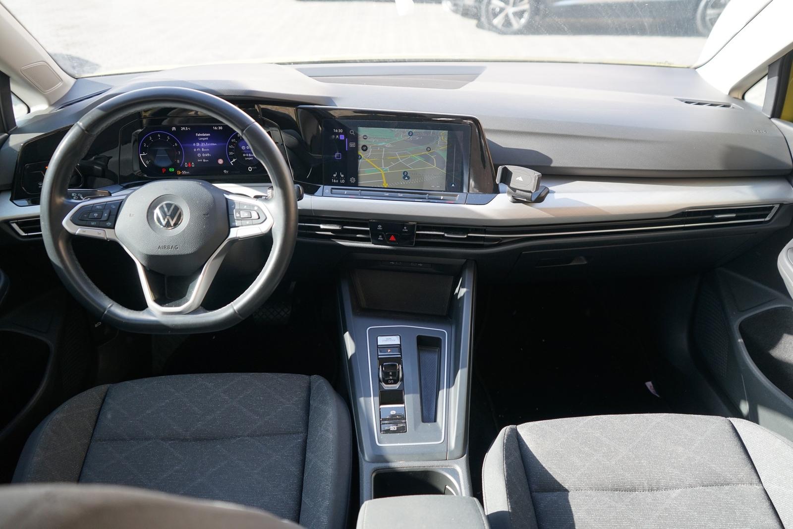Volkswagen Golf VIII 1.0 eTSI Life LED Navi Sitzheizung ACC, миниатюра 10