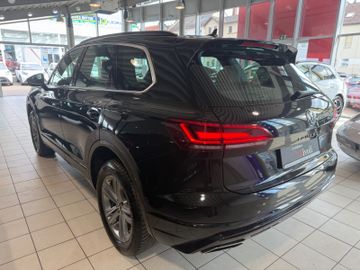 Volkswagen Touareg - 2