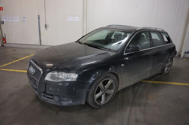 Audi A4 Avant 2.0 TFSI Motor läuft Auto fährt Sline