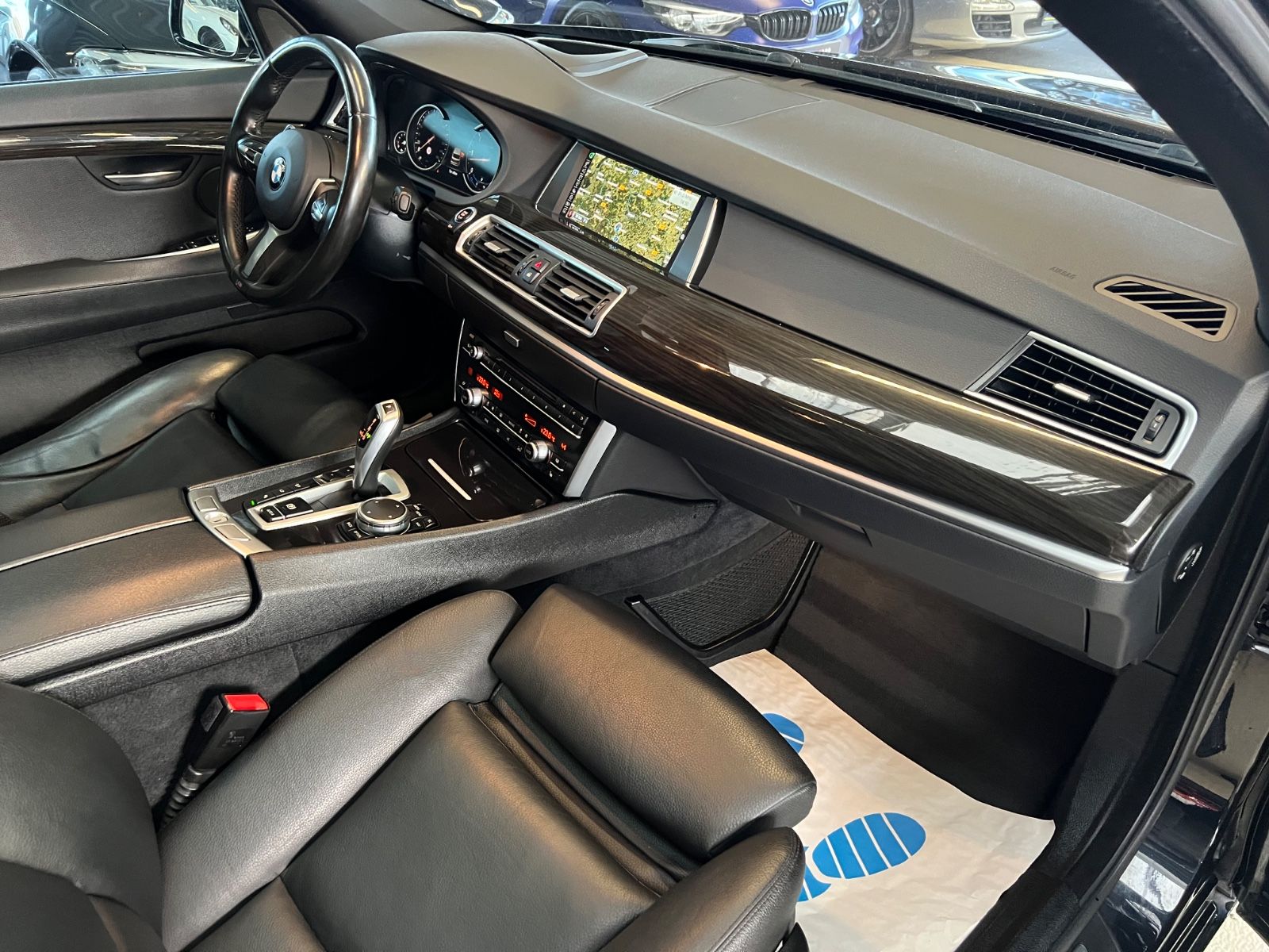 Fahrzeugabbildung BMW Gran Turismo 530 d xDrive M Sport