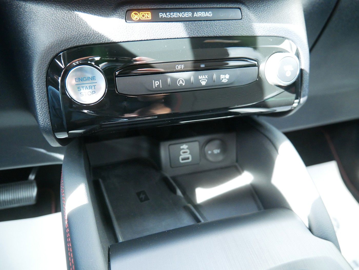 Fahrzeugabbildung Ford Kuga 1.5 ST-Line Autom. AHK Kamera Winter-Paket