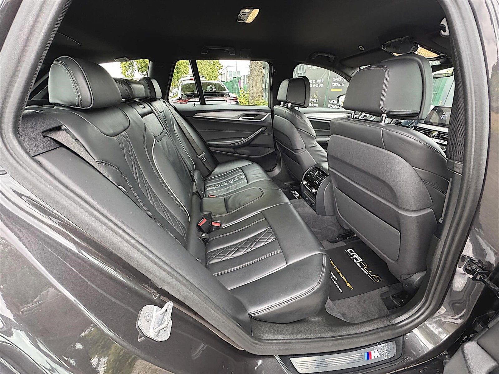 Fahrzeugabbildung BMW 530i M Sport Shadow Line *ACC*LED*Head-Up*360°*
