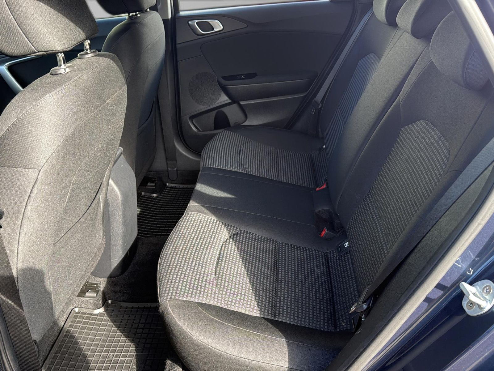 Fahrzeugabbildung Kia KIA Ceed Edition 7/ 1.Hand