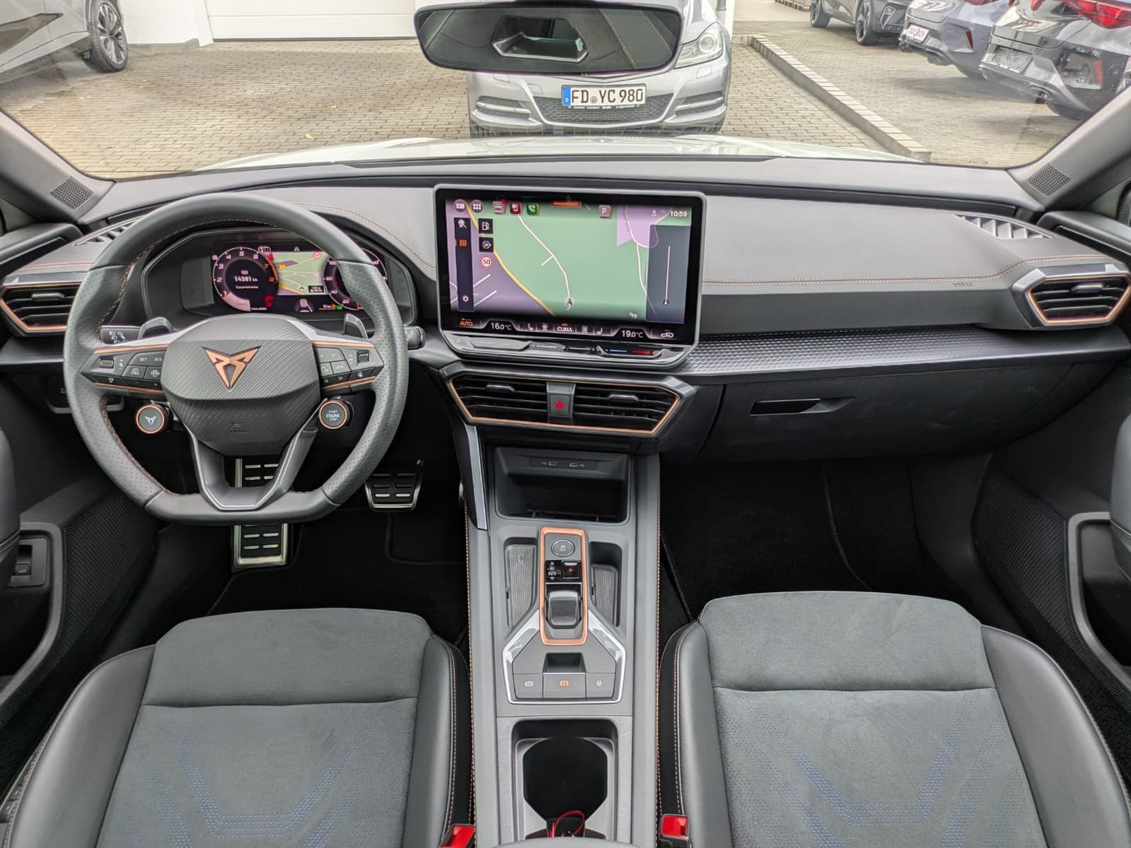 Fahrzeugabbildung CUPRA Leon 2.0 TSI VZ 4x4 PANO*MATRIX*AHK*SENNH.*DINAM