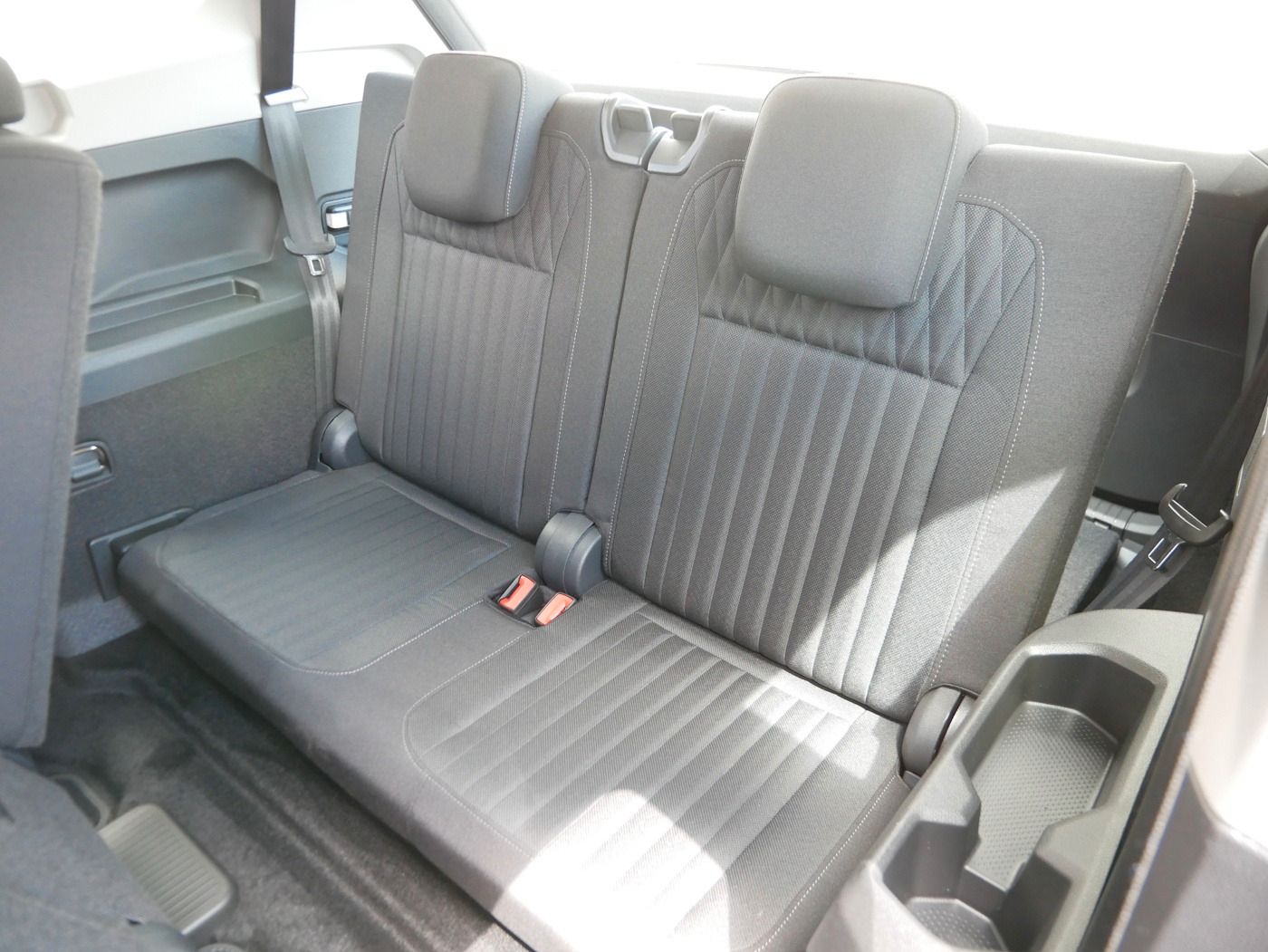 Fahrzeugabbildung Volkswagen Tiguan Allspace 1.5 TSI Life NEU53T AHK Matrix 7