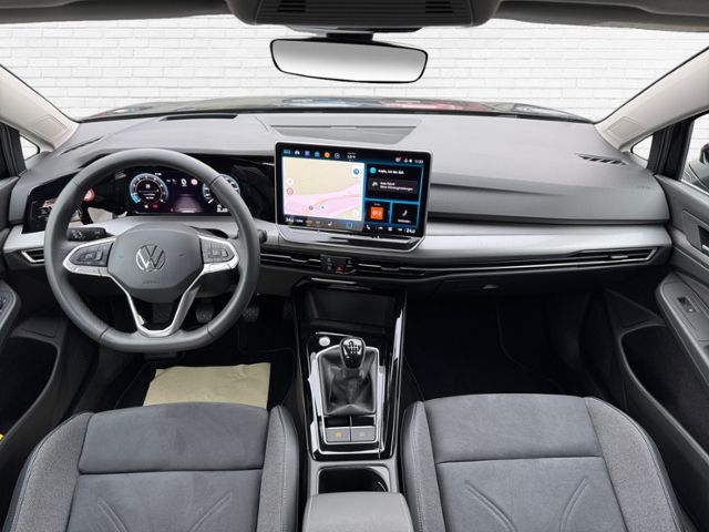 Fahrzeugabbildung Volkswagen Golf VIII 1,5 l TSI Style 6-Gang KLIMA LED NAVI