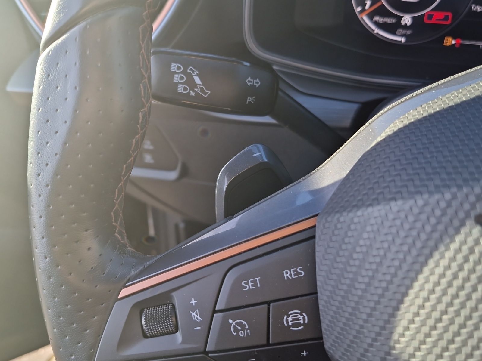 Fahrzeugabbildung CUPRA Leon VZ 2,0 TSI DSG ACC KAMERA NAVI LED