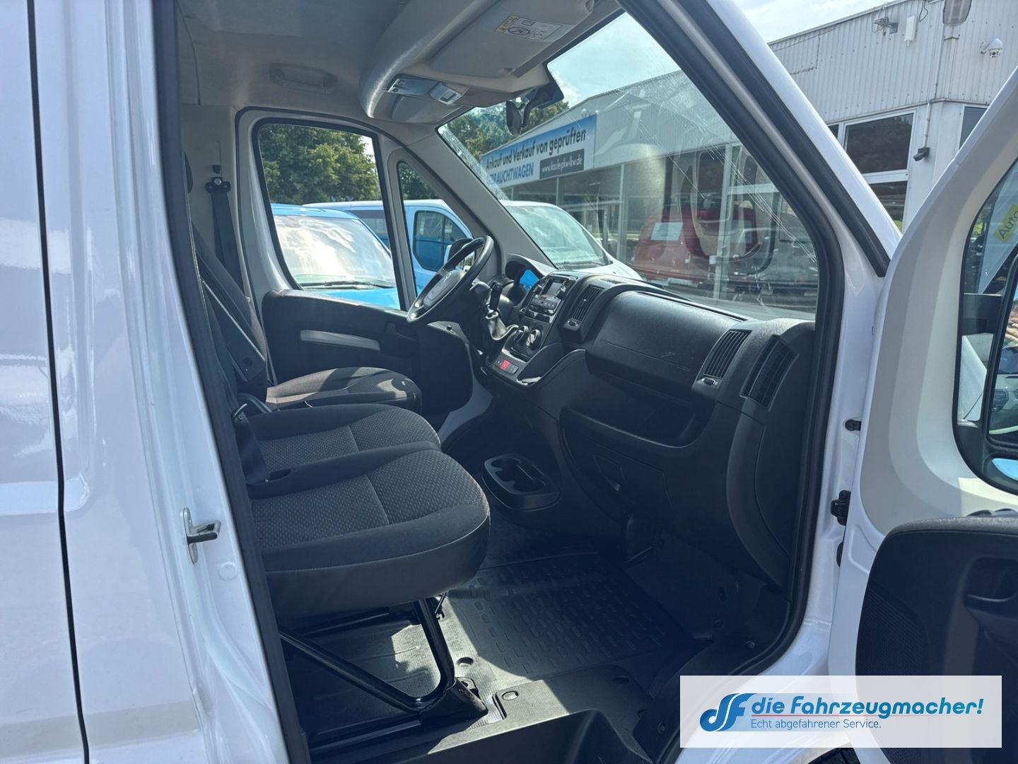 Fahrzeugabbildung Citroën Jumper DoKa Pritsche 35 L4H2 Control Heavy HDi 1
