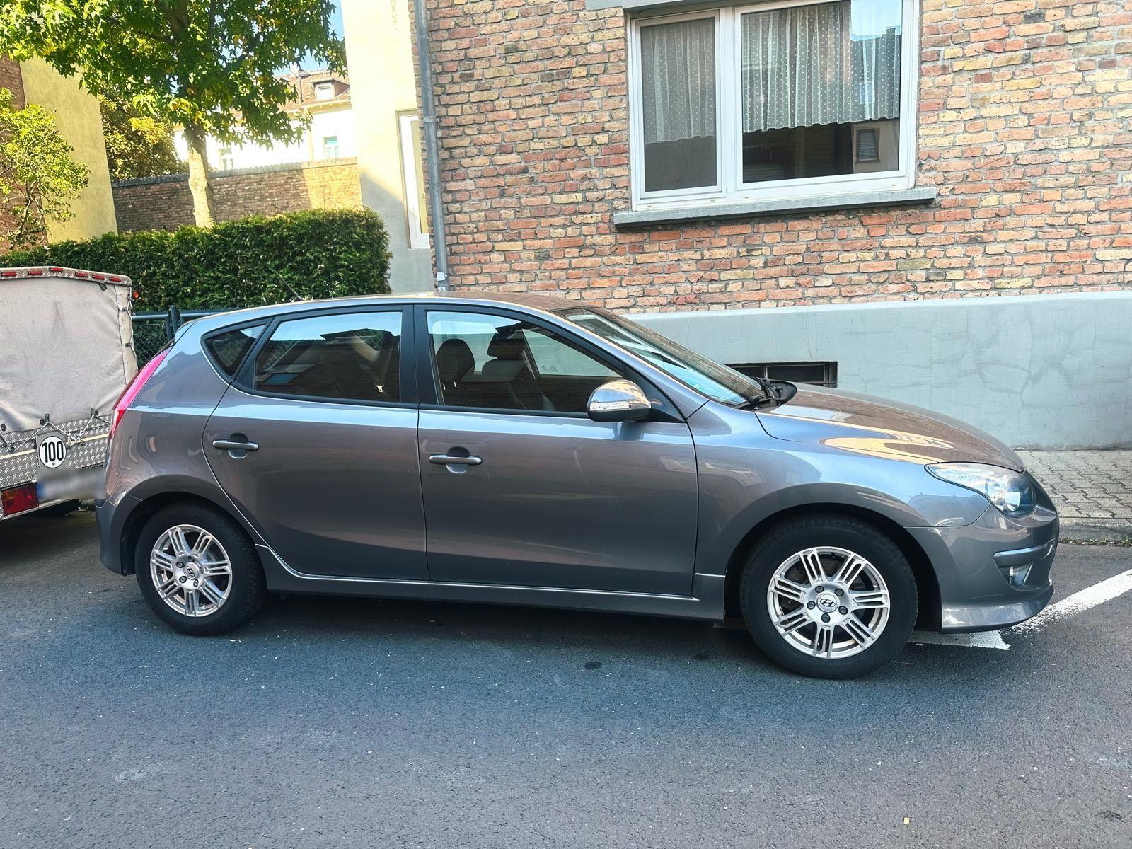 Hyundai i30 2011 — photo 6